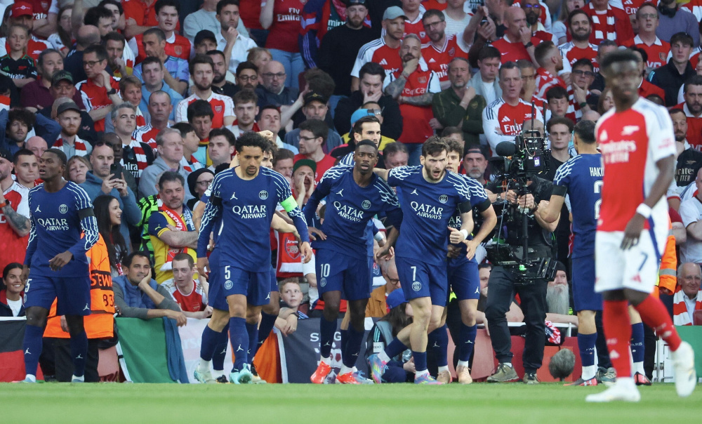 特林康：C罗在葡萄牙队首发完全合理，他能吸引防守注意力（特林康：C罗首发合情合理，他的存在能牵制防线注意力）