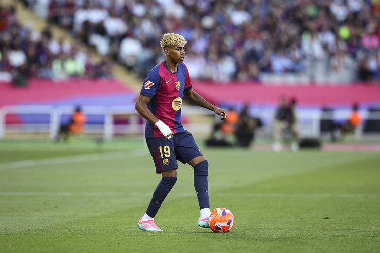 足球世界杯票务系统再次崩溃，球迷疯狂涌入