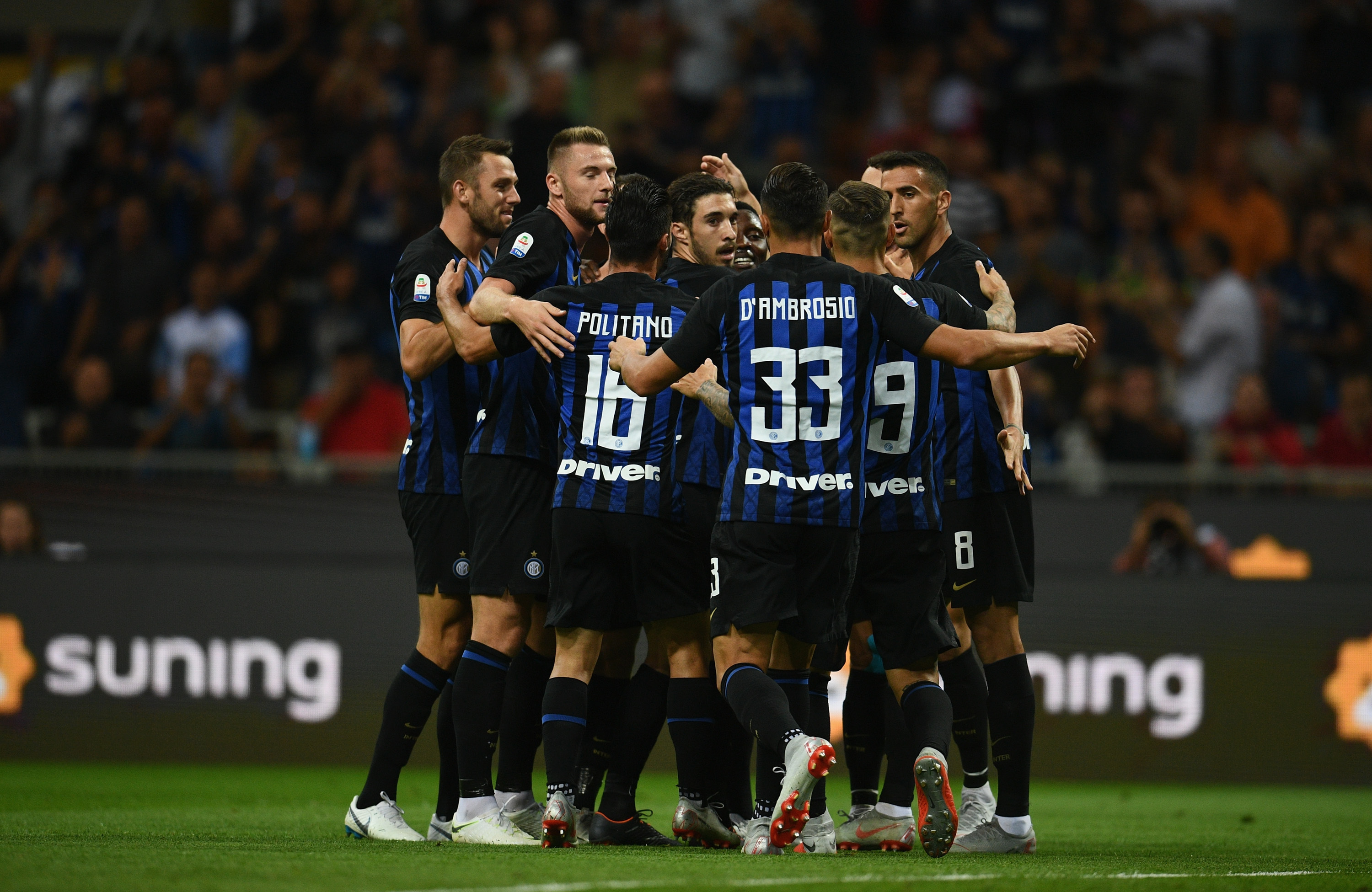 拯救球迷生命！FIFA官方：雷根斯堡队医诺伊金获公平竞赛奖（FIFA授予雷根斯堡队医诺伊金公平竞赛奖，因其抢救球迷生命）