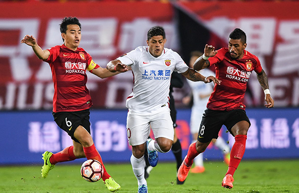 英媒：土耳其一名银行女经理诈骗球员3300万镑，被判入狱102年