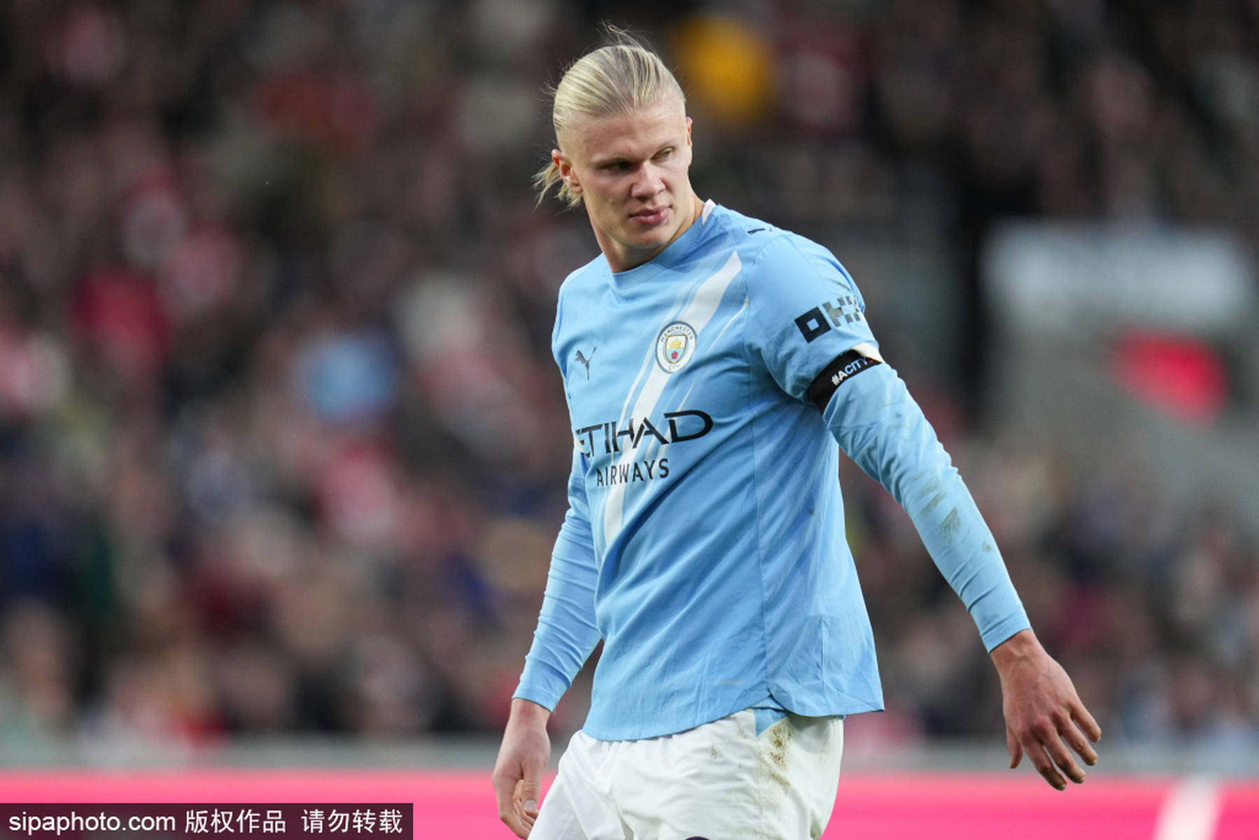 韩媒：韩足协要求蔚山HD对申台龙涉嫌殴打球员一事展开调查（韩媒：韩足协促蔚山HD就申台龙涉嫌殴打球员一事启动调查）