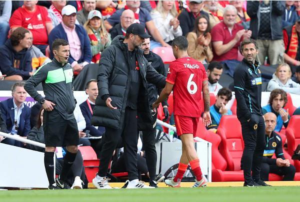 英超半场：姆伯莫造险，两队合计6脚射门，曼联0-0西汉姆联