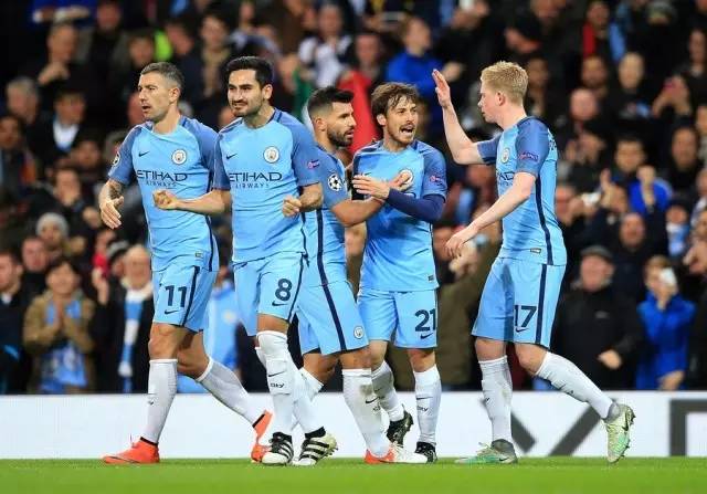 西甲第19轮巴萨主场3-1逆转马竞 奥尔莫进球（西甲第19轮：巴萨主场3-1翻盘马竞，奥尔莫建功）