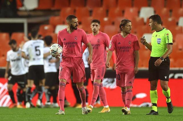 文章总结：曼城主场强势，桑德兰升班马表现稳定，曼城实力占优，但比赛难度大。